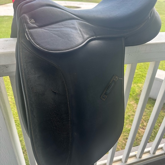 16” Thorowgood Dressage Saddle - Picture 3 of 16